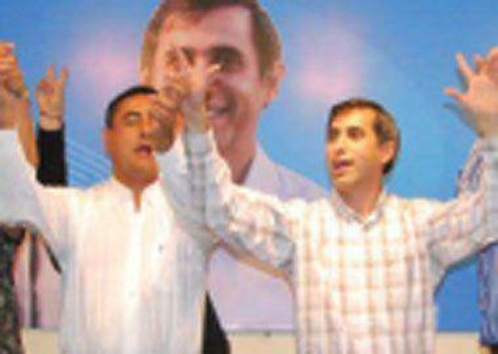 Paredes Urquiza present� anoche la primera colectora del PJ