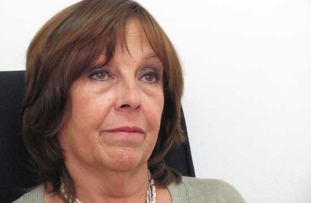 Gainza pidi� la reglamentaci�n de la ley que proh�be fumar en salas de juego