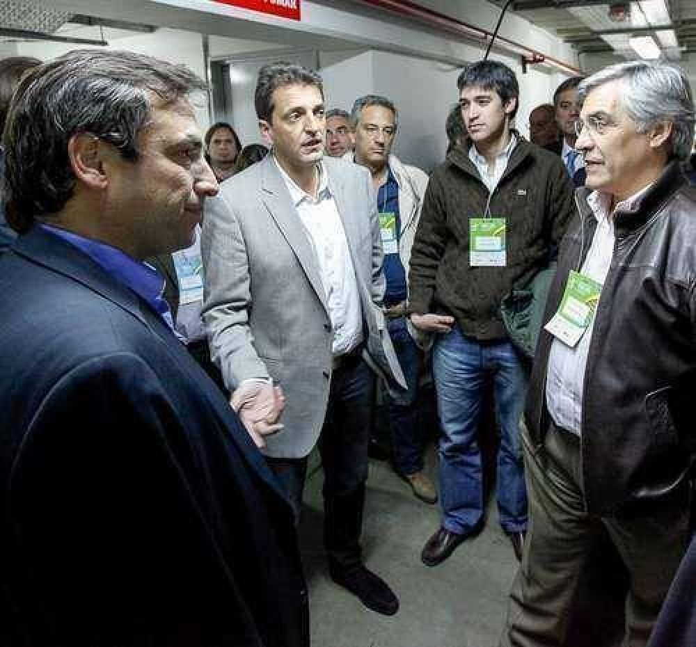 Adri�n P�rez particip� del encuentro del Frente Renovador con el campo