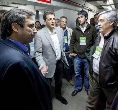 Adri�n P�rez particip� del encuentro del Frente Renovador con el campo