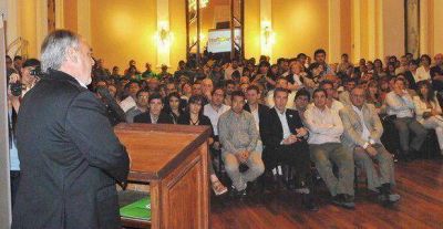 Colombi presenta su Programa de Gobierno 2013 � 2017 para �Renovar un Compromiso Transformador�