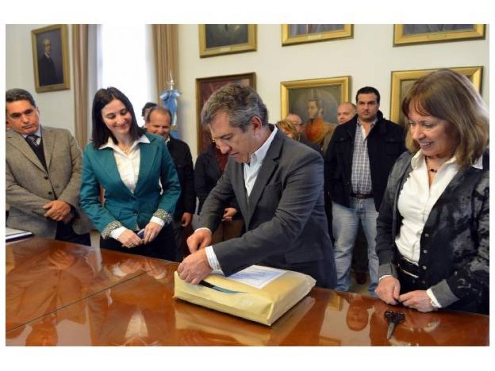 Seis empresas presentaron ofertas para ampliar la red de gas