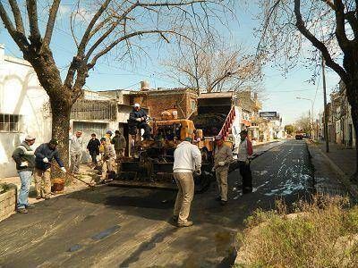 El municipio repavimenta 3 de Caballer�a
