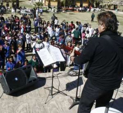 El show de V�ctor Heredia logr� calmar a los chicos