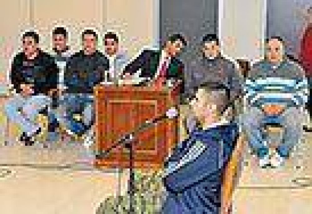 La querella pedir� prisi�n efectiva para ocho polic�as de Acha
