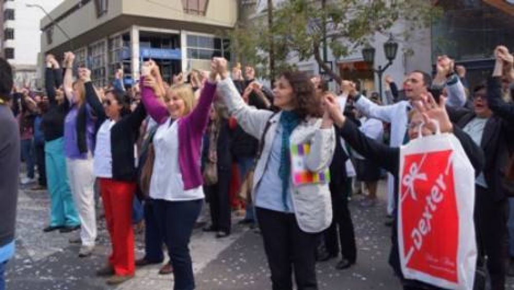 Siguen las medidas de fuerza de Salud por tiempo indeterminado