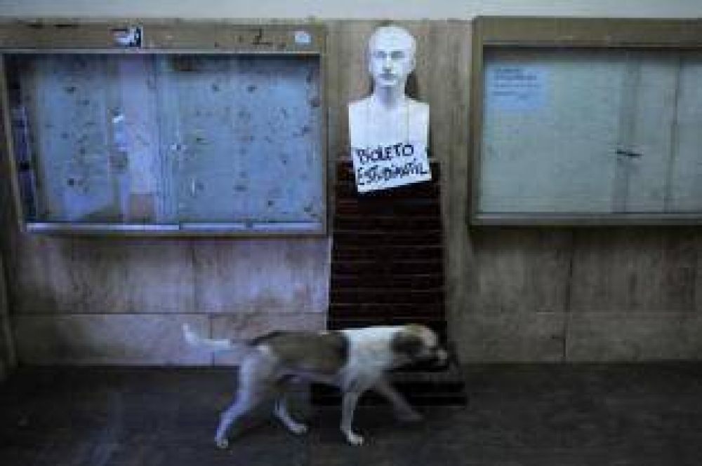 Los universitarios decidieron mantener la toma del Prebisch