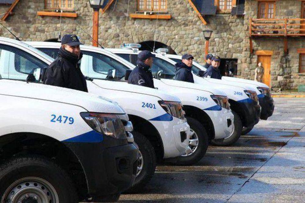 Nuevas camionetas para la Polic�a