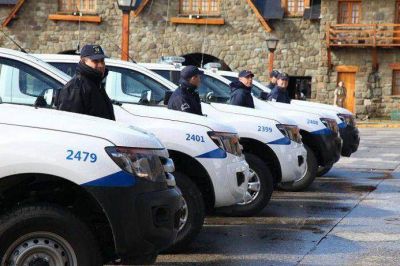 Nuevas camionetas para la Polic�a