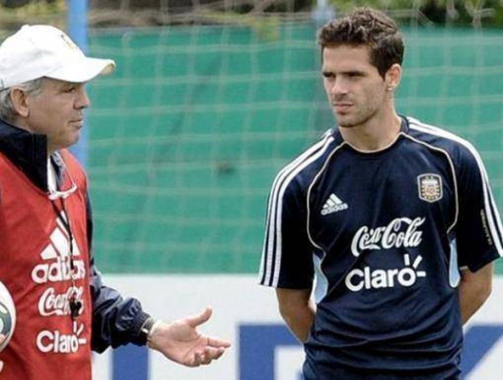 "Pensar primero en nosotros", la consigna de Gago frente a Paraguay