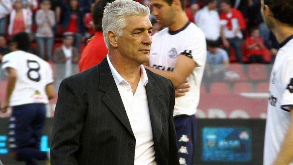Omar De Felippe: "Trato de que los referentes asuman la presi�n"