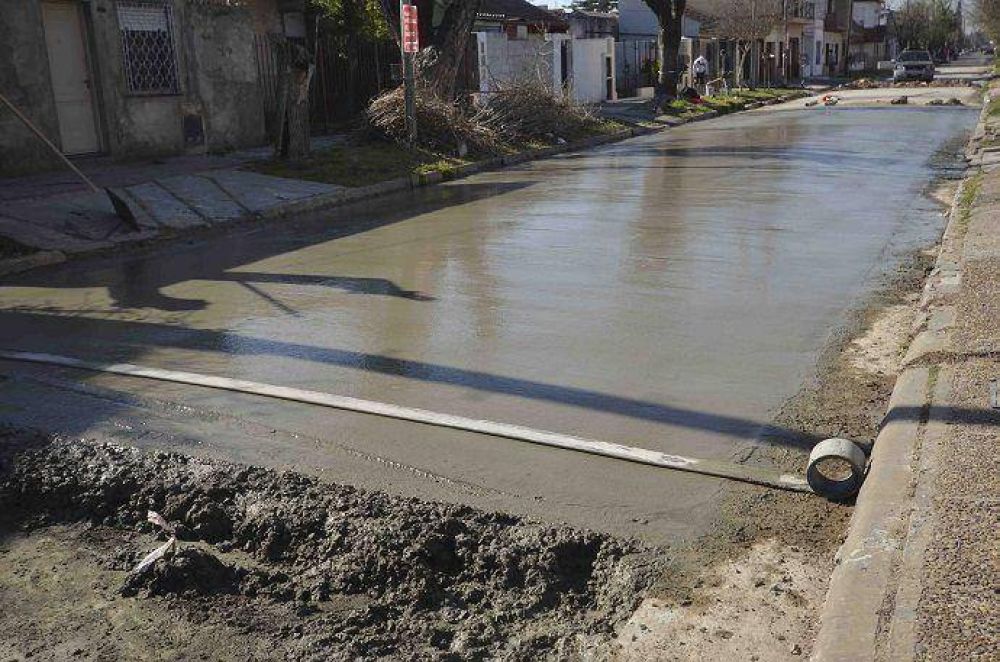 Lan�s: avanza la reparaci�n de calles y avenidas en todo el distrito