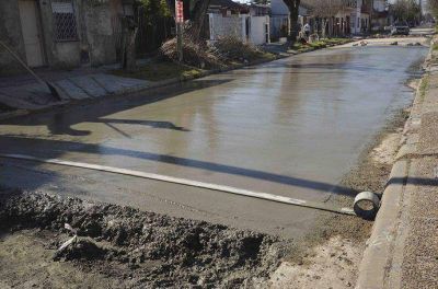 Lan�s: avanza la reparaci�n de calles y avenidas en todo el distrito