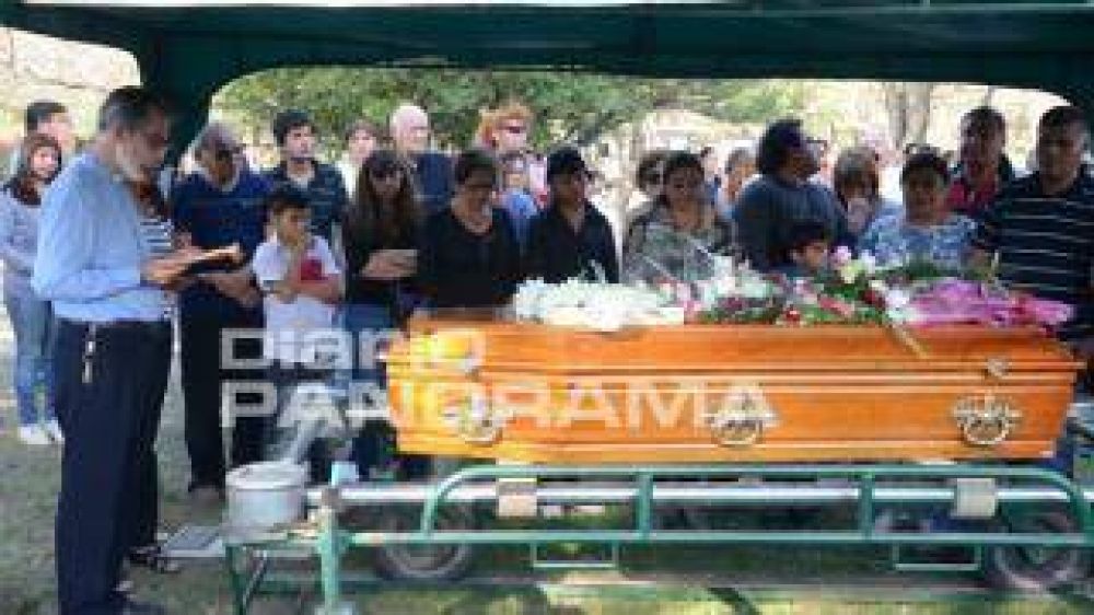 La docente fue sepultada en La Banda ante gran congoja