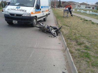 Un motociclista atropell� a un ni�o que sufri� la fractura de una pierna