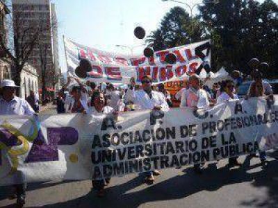 Por las p�simas pol�ticas del gobierno de Fellner en el sector Salud: m�s de 280 m�dicos de Jujuy presentaron su renuncia