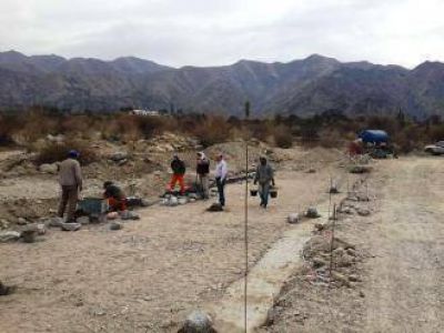 Vialidad contribuye a mejorar la transitabilidad en Yacochuya
