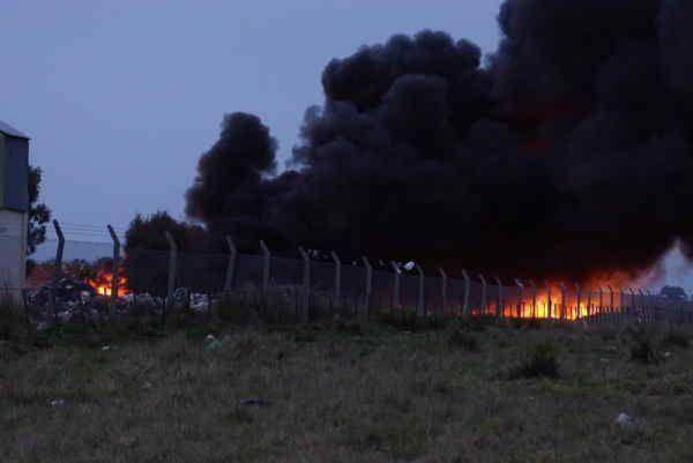 INCENDIO DE CUBIERTAS EN LA PLANTA ECOAZUL