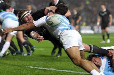 No pudo ser: los Pumas mejoraron pero volvieron a perder ante los All Blacks