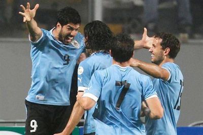 Con goles de Luis Su�rez, Uruguay logr� un gran triunfo ante Per�