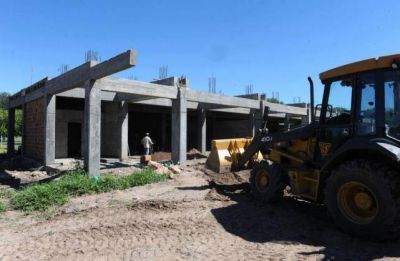 Brito inst� al TC a que audite obras en Nataci�n