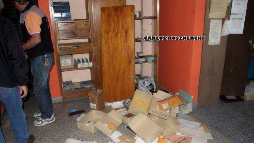 Delincuentes se llevan $200 mil de un comercio