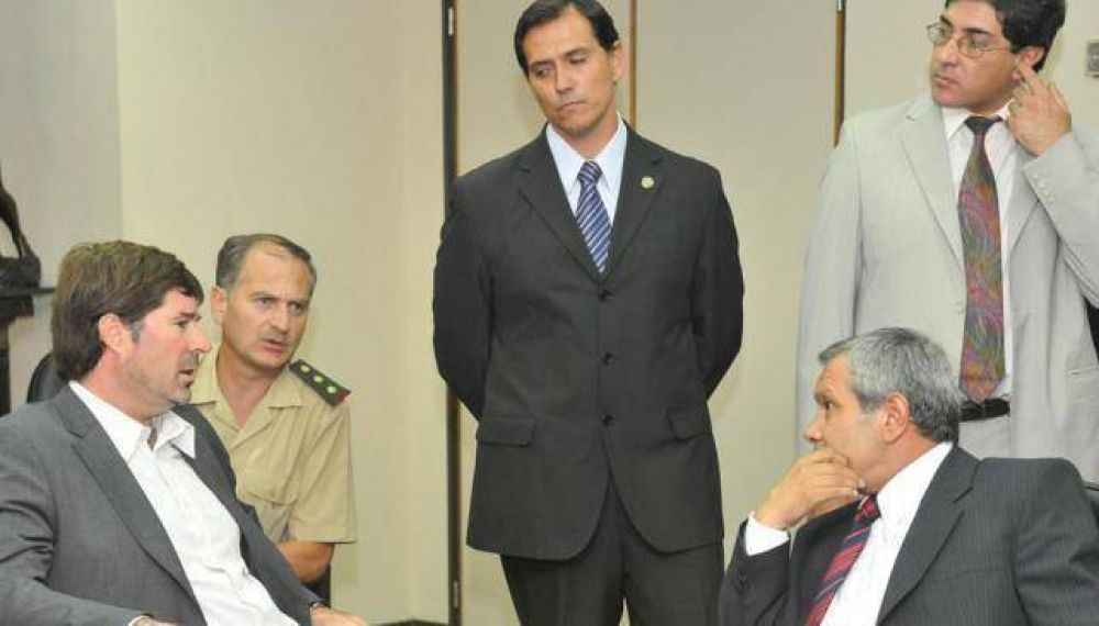 Investigan a m�s polic�as de Drogas