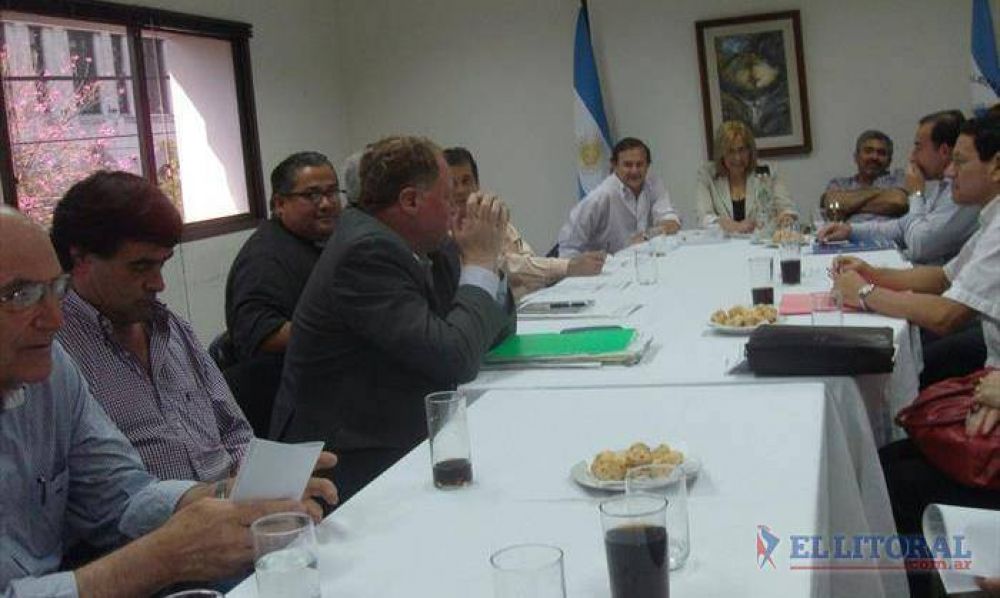 Sin los hipermercados, empresarios siguen gestionando el cierre dominical