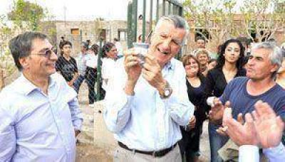 Gioja de caminata con los candidatos por Chimbas	