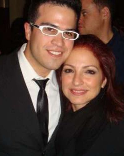Un sanjuanino con Gloria Estefan y en la Casa Blanca