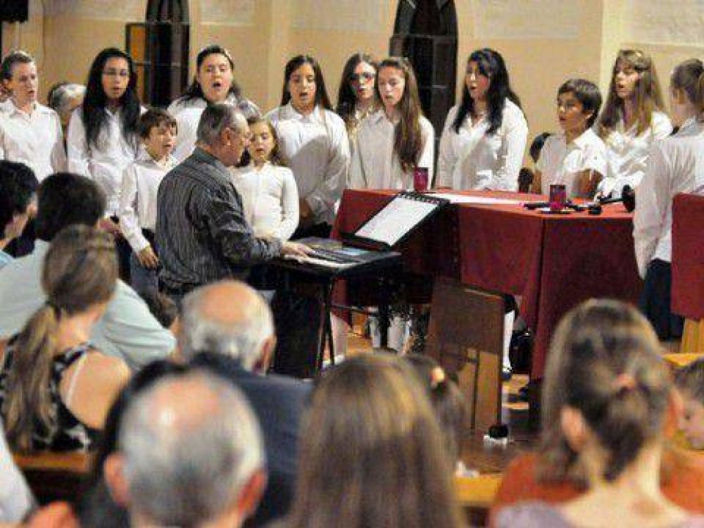 Vuelve el coro de ni�os