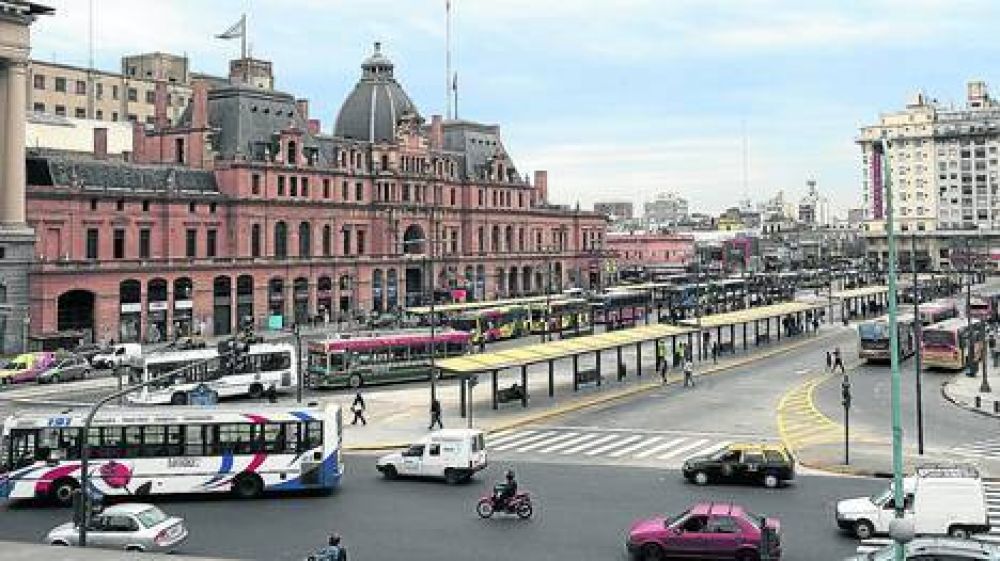 Mejoran plaza Constituci�n y sumaron a la Metropolitana