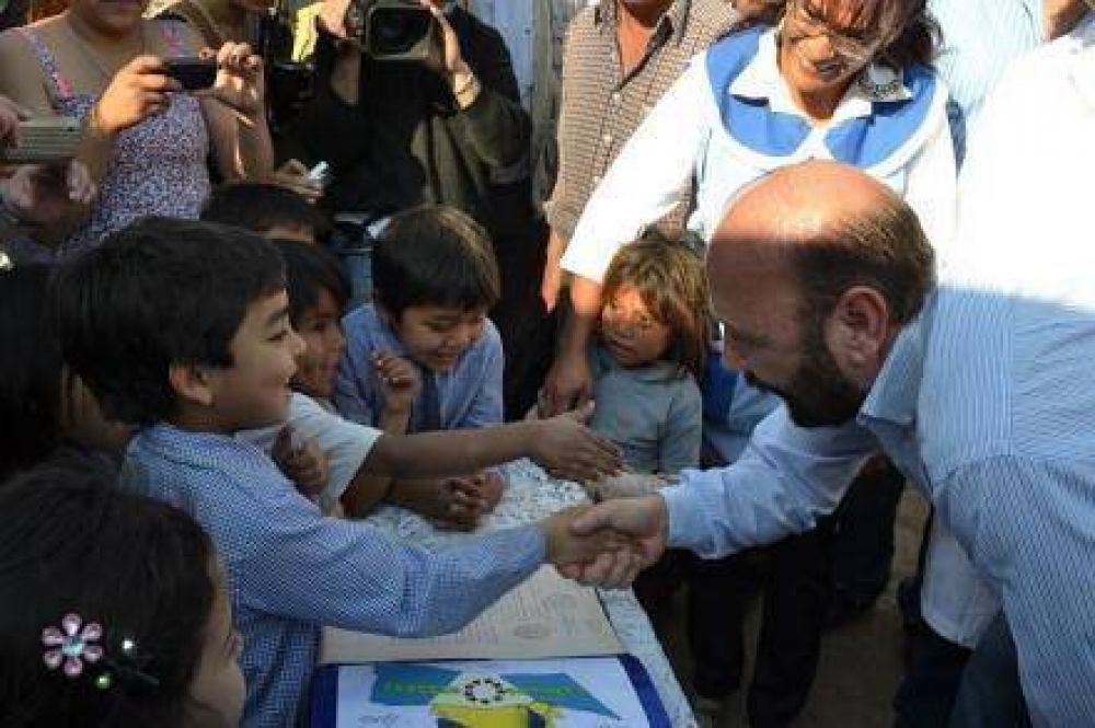 Insfr�n: "Las obras son posibles porque desde el 2003 se inicio un nuevo proyecto pol�tico" 