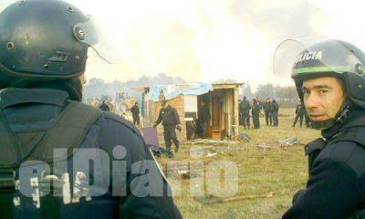 Desalojaron a varias familias en Villa Rosa