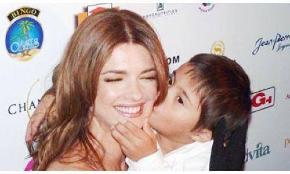 Los famosos se visten de gala a beneficio de Pilares de Esperanza