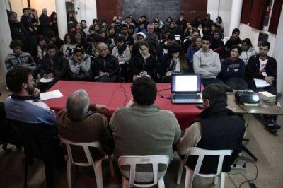 Candidatos del FpV difundieron herramientas de gesti�n estatal