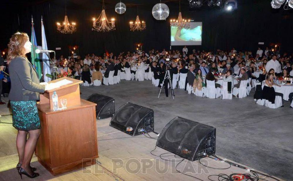 Con cena, baile y sorpresas se realiz� el festejo por la 16� Fiesta de la Industria
