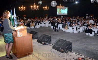 Con cena, baile y sorpresas se realiz� el festejo por la 16� Fiesta de la Industria