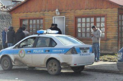 Detuvieron a tres estudiantes del colegio Soberan�a Nacional robando en una vivienda