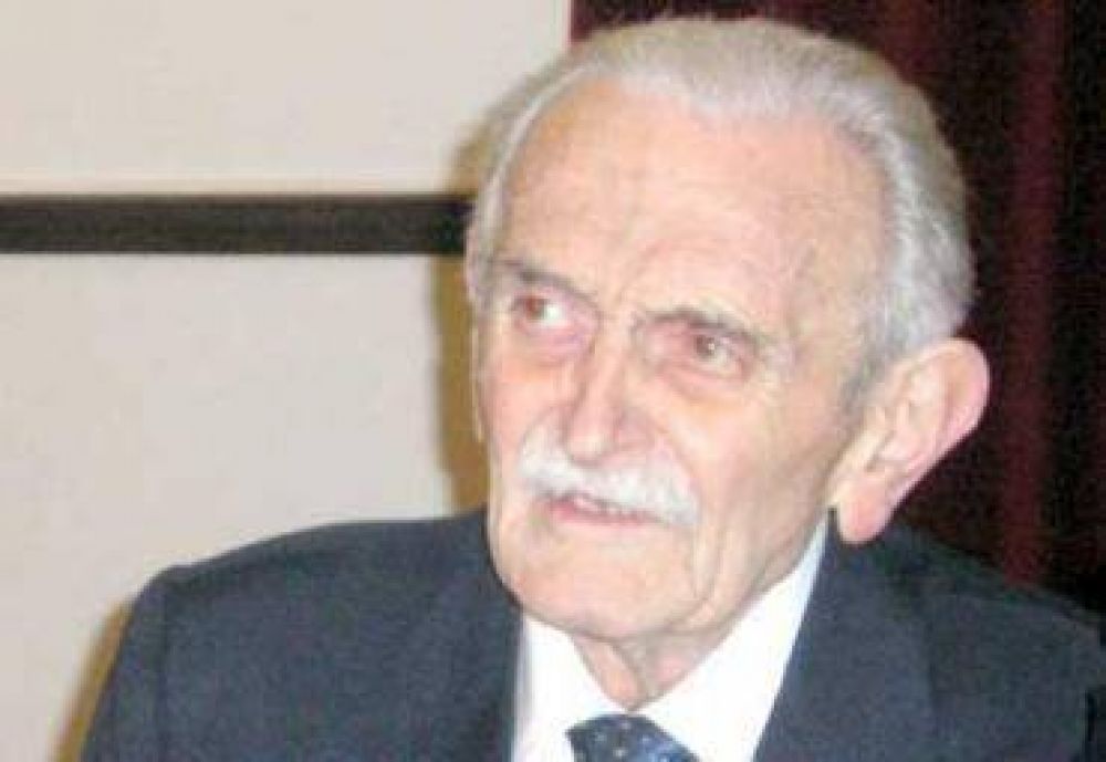 El gobernador lament� el deceso del exlegislador Luis Brasesco