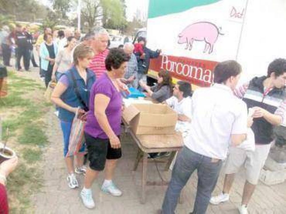 Cerdo para Todos: se vendieron 700 bolsones con distintos cortes