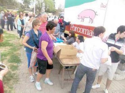 Cerdo para Todos: se vendieron 700 bolsones con distintos cortes
