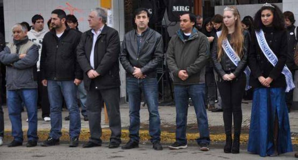 Se realiz� el tradicional izamiento dominical