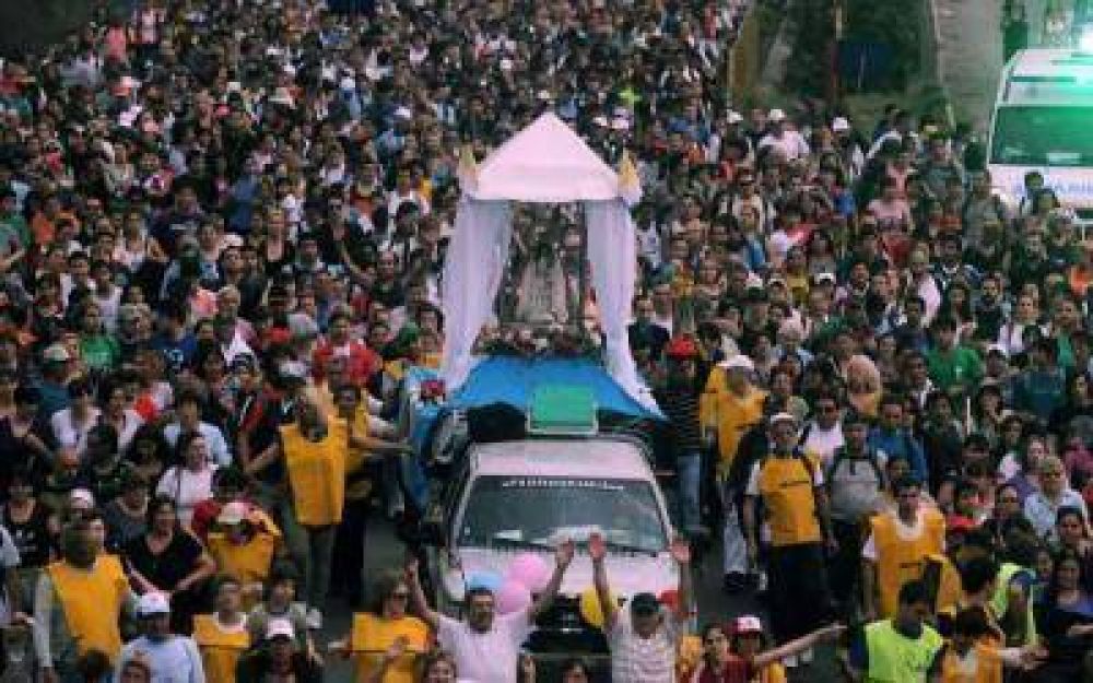 Multitudinaria peregrinaci�n a la Virgen de San Nicol�s
