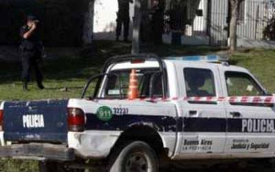 Rob� y abus� de una mujer: lo detuvieron y los vecinos intentaron lincharlo