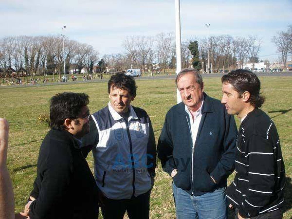 Curutchet junto a Pablo Bossio en el aniversario de la Pista de Ciclismo �Ludovico Ots�