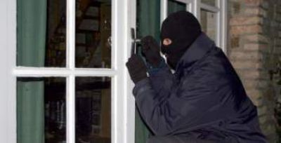 �C�mo es posible que 15 ladrones made in Dolores tengan en jaque a la polic�a local?