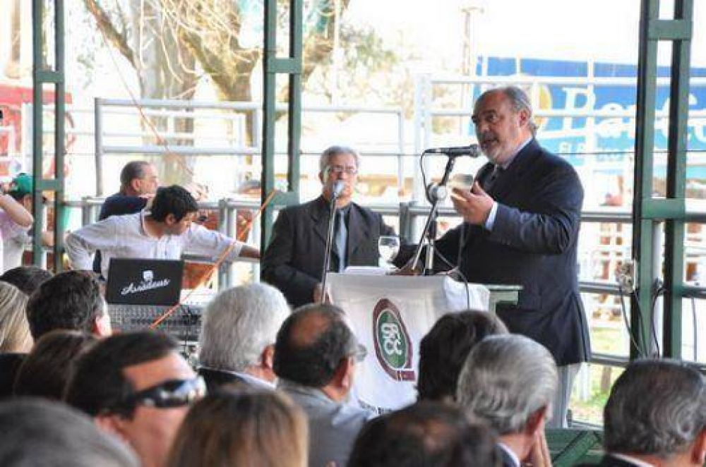 Colombi ratific� la alianza del Gobierno con el campo