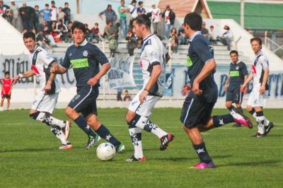 Racing no aprovech� su momento y termin� goleado