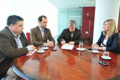 El gobierno declar� la Emergencia y ofreci� 50 mil pesos para dar con el autor de los incendios en Merlo